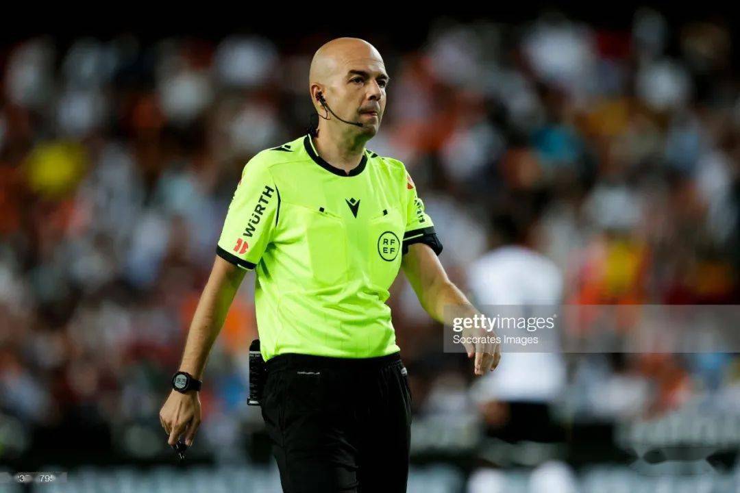 转会期足总杯焦点战，费城76人防线松动，媒体盛赞，赛程密集仍需轮换(湖人和76人选秀权)