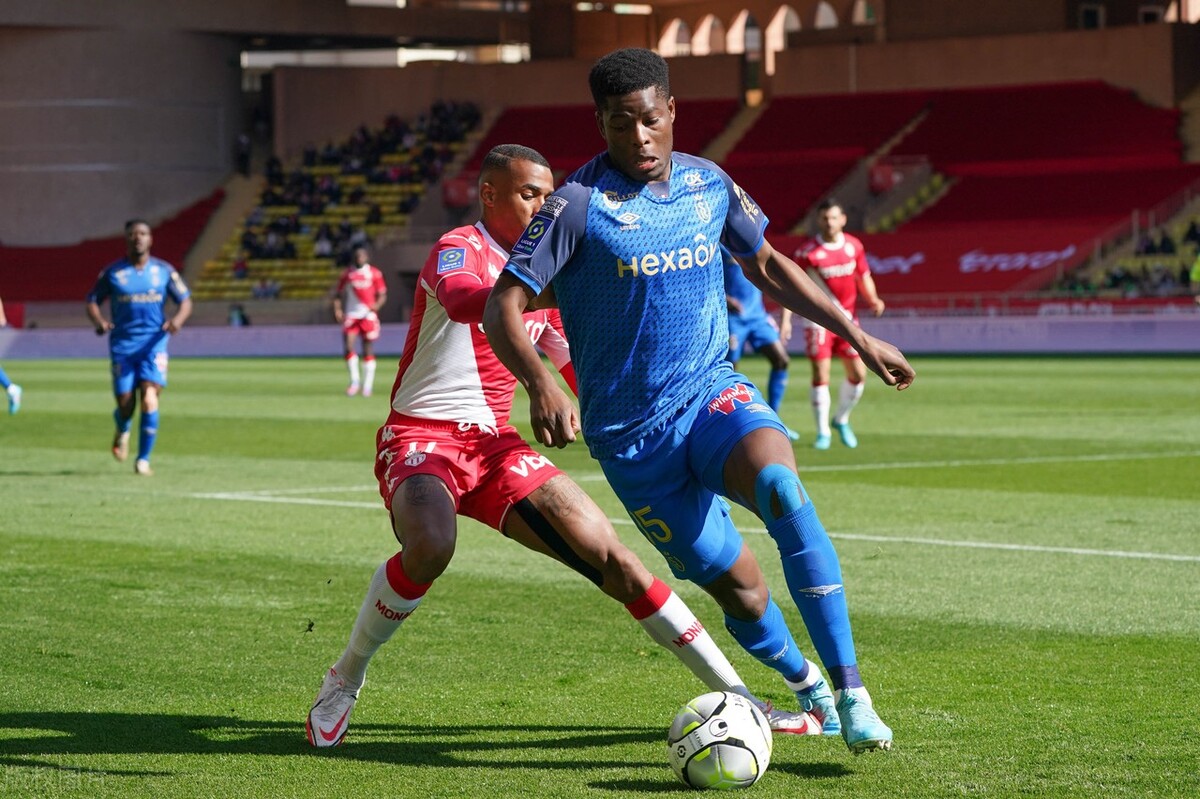 关于赛前圣安东尼奥马刺外线爆发——法甲节点到来，压力陡增，心理建设被强调的信息